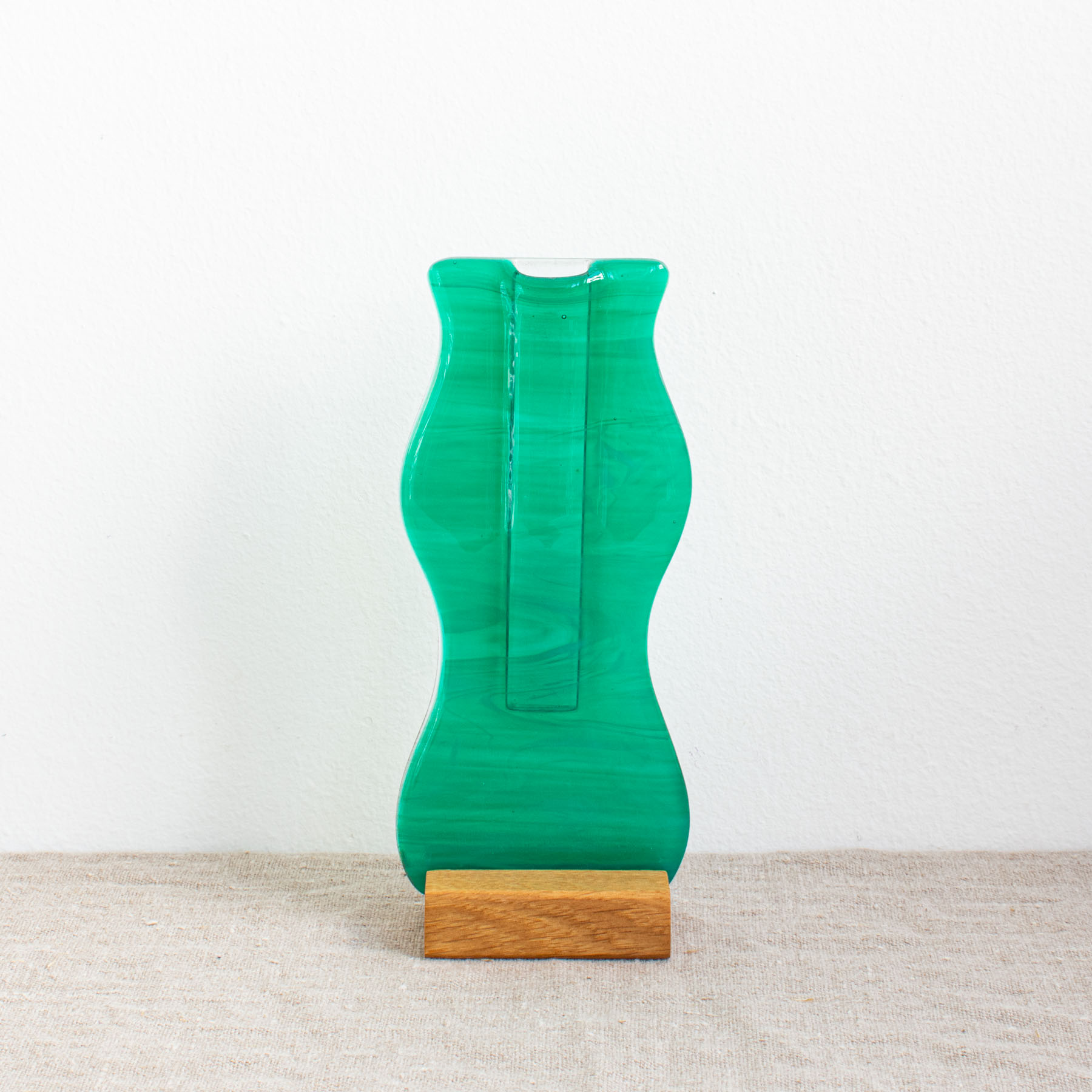 Wavy Interlocking Stem Vase - Image 3
