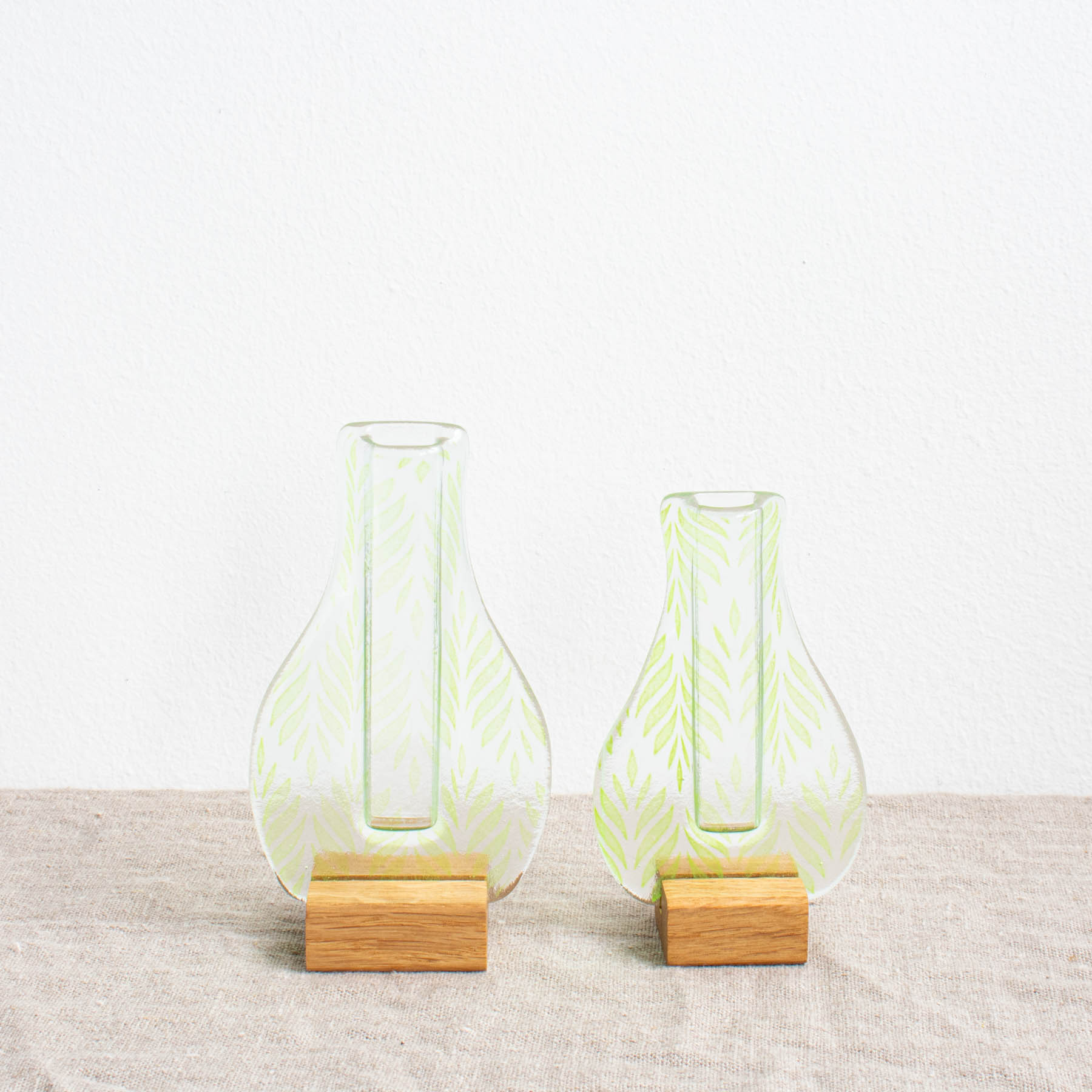 Green Leaf Printed Stem Vase - Image 4