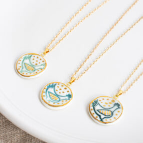 Round Lustre Bird Pendant