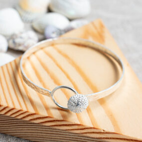 Sea Urchin Loop Clasp Bangle